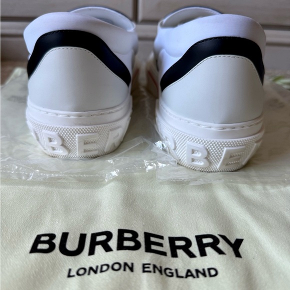 Burberry Low Top Slip On Trainer on Rubber Sole Sz 15 - Picture 8 of 15